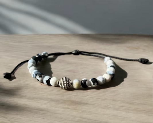 Howlite crystal bracelet, howlite gemstone beaded bracelet, gift for friend image 0