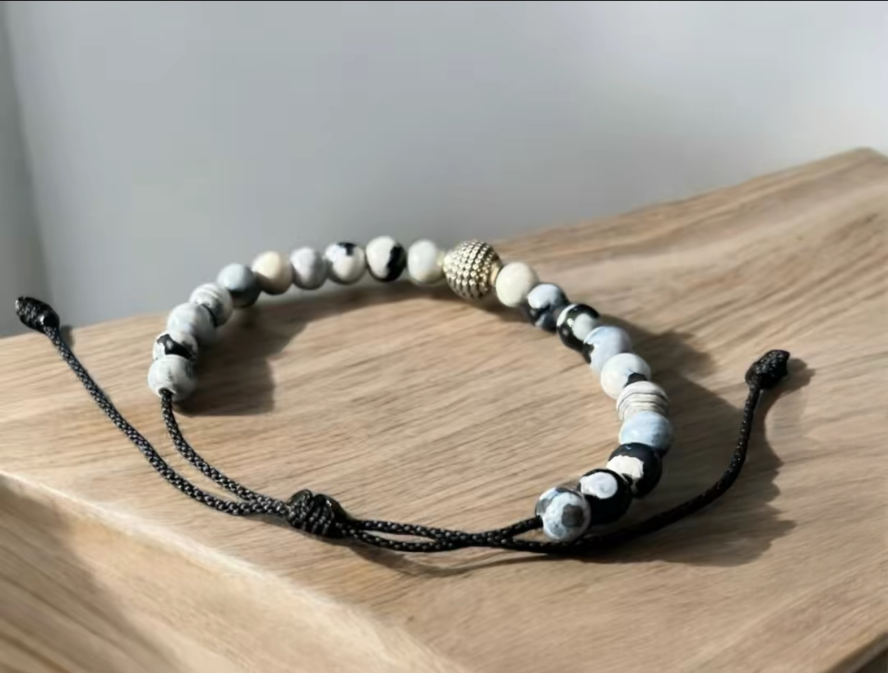 Howlite crystal bracelet, howlite gemstone beaded bracelet, gift for friend image 1